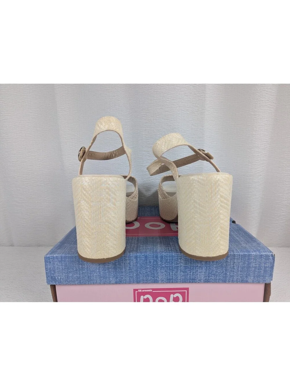 pop Applaud - Natural Woven Sandals - Chunky Platform Heel - Size 9.5M